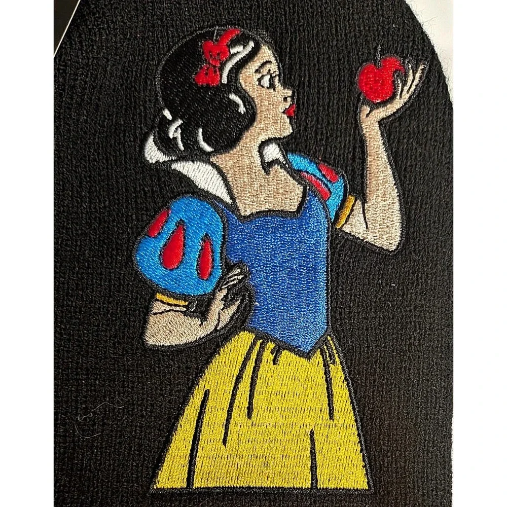 Disney Princess Snow White Hat Beanie Cuffed Knit Black‎ Embroidered Winter